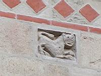 Lyon, Abbaye d'Ainay, Clocher-Porche, Plaques sculptees, Lion (3)